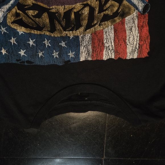 QUEEN black tshirt with gold red accents on the print front back mens BNWOT - Picture 13 of 15